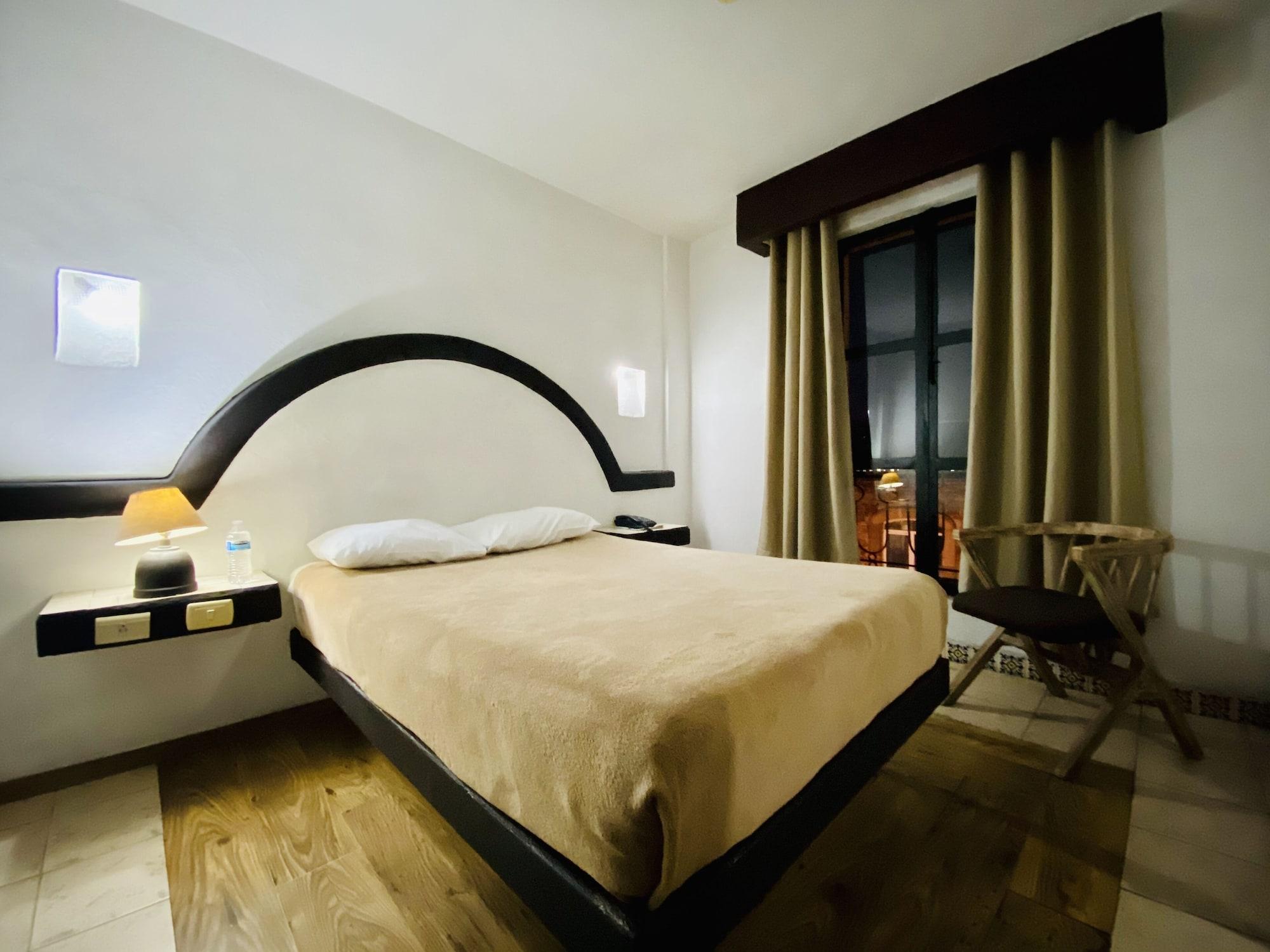 Hotel Plaza Morelia Buitenkant foto