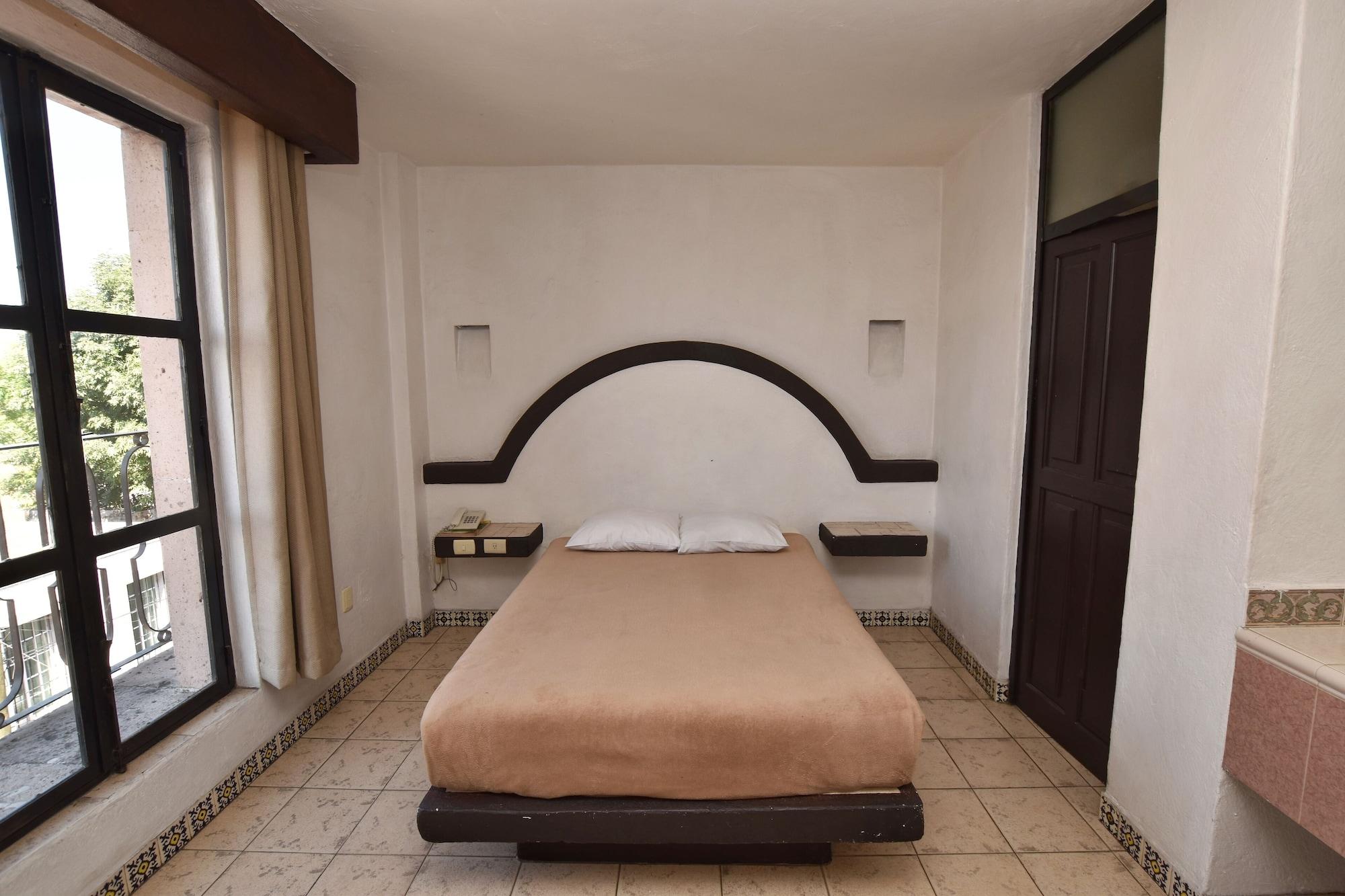 Hotel Plaza Morelia Buitenkant foto