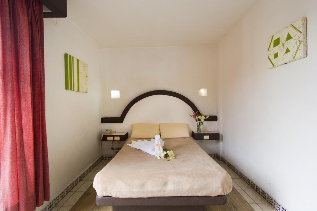Hotel Plaza Morelia Buitenkant foto