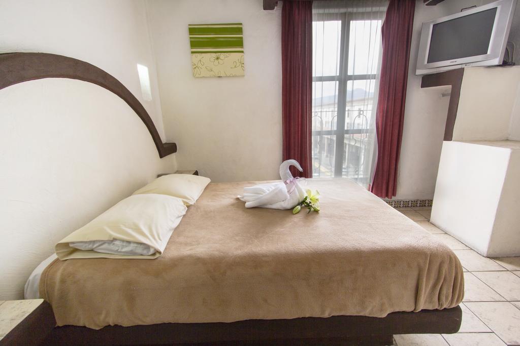 Hotel Plaza Morelia Buitenkant foto